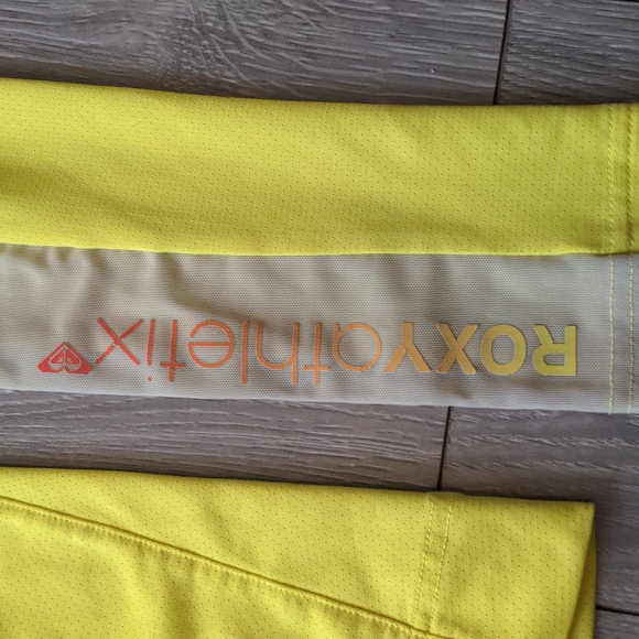 Yellow Roxy Women's Long Sleeve Mesh Workout Top Size Medium - Picture 5 of 5